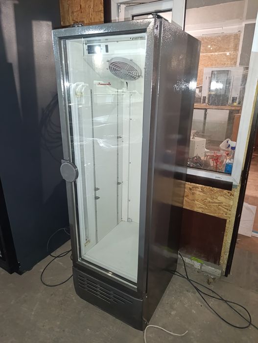 Холодильники торговые и профессиональные