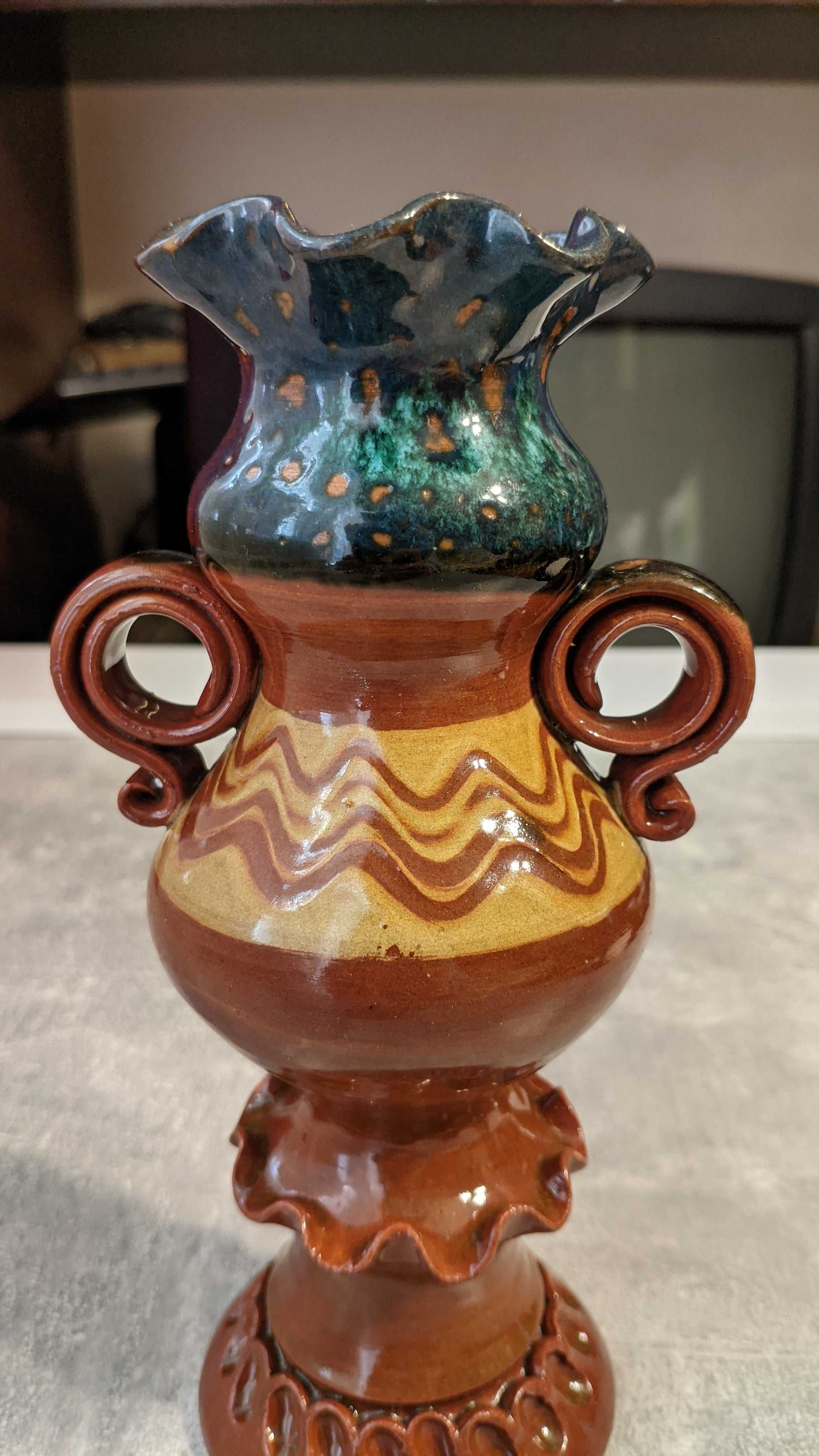 Глиняна ваза ручної роботи / Глиняная ваза ручной работы