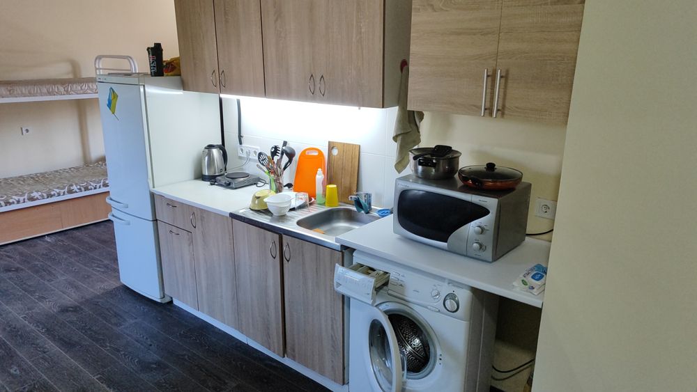 Нові кімнати з кухнею та санвузлом поруч вокзал, шпиталь. Від власника