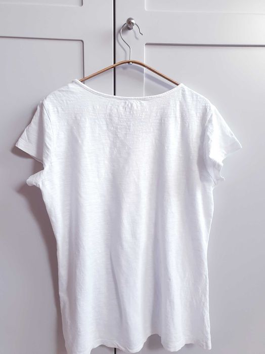 Biała haftowana koszulka t-shirt TU 40