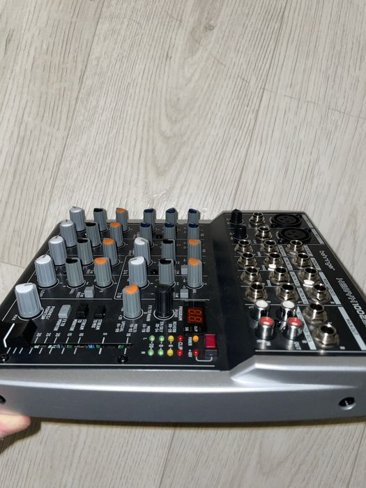 Мікшерний пульт behringer xenyx 1002sfx