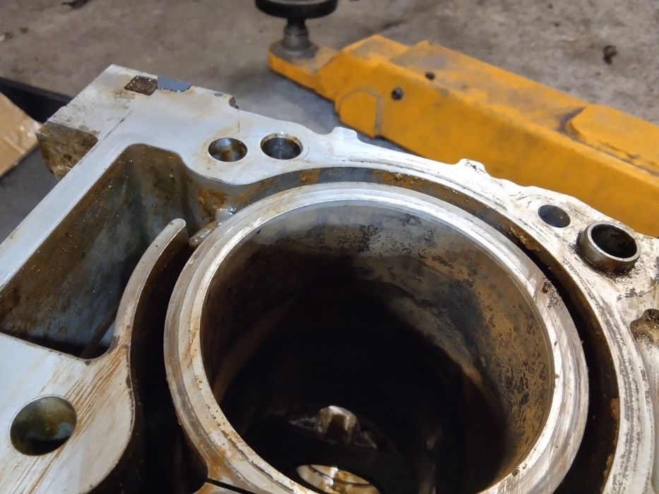 Blok silnika dół Renault scenic 3 lift 2.0 16V m4r713 m4r