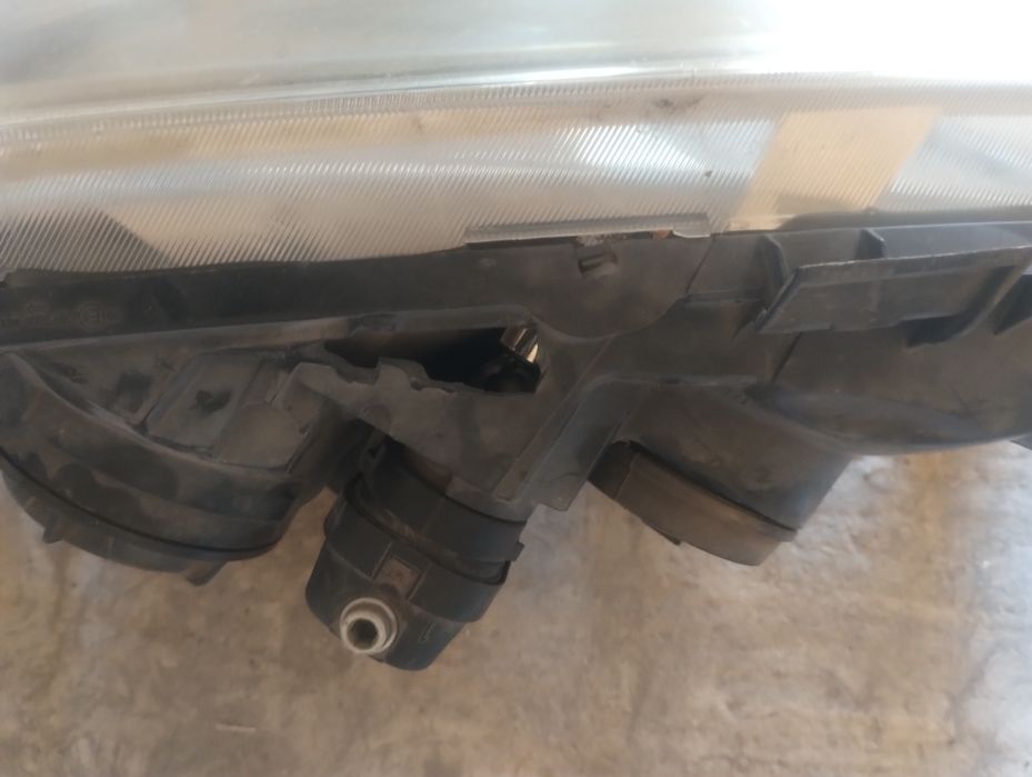 Ліва фара Рено Меган 2