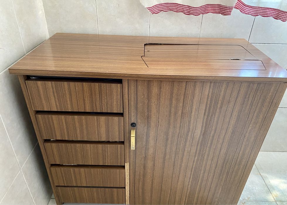 Máquina de costura PFAFF 210