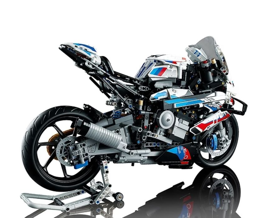 Качественный конструктор байка Technic BMW M 1000 RR (42130) 1920 дет.