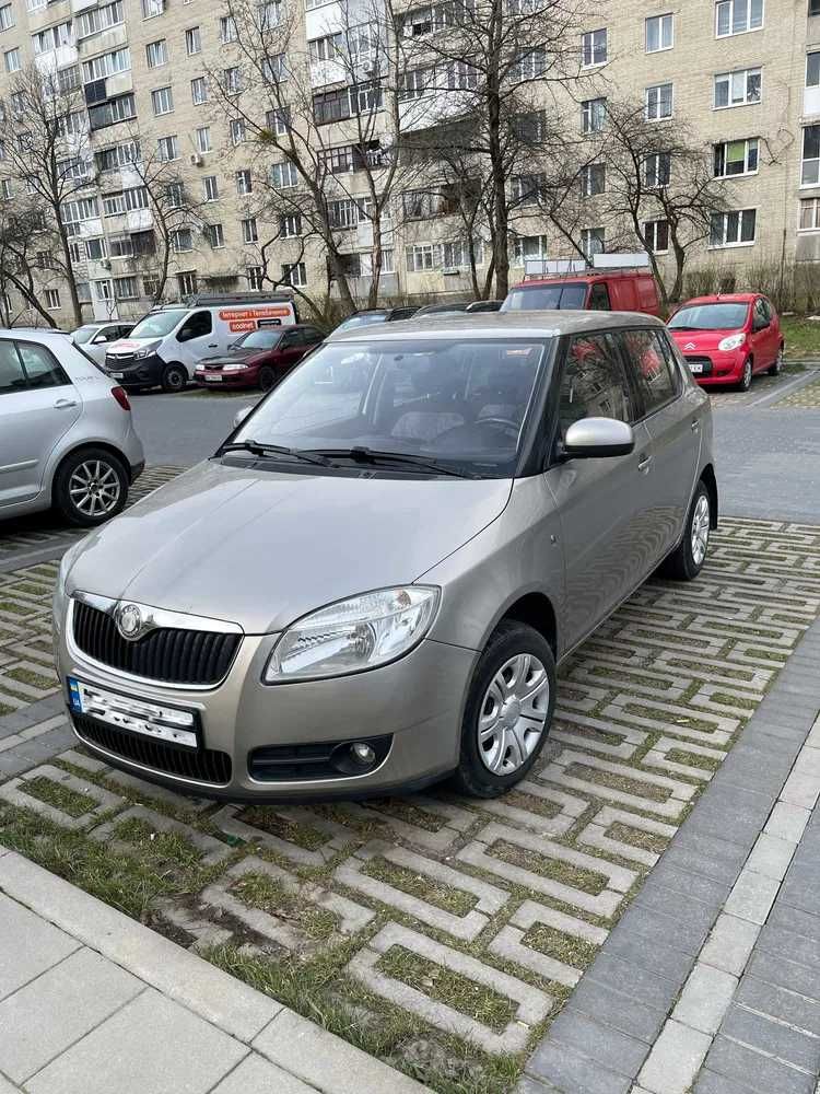 Оренда авто Skoda Fabia 2 газ/бензин 1.20 л   На довготривалий термін