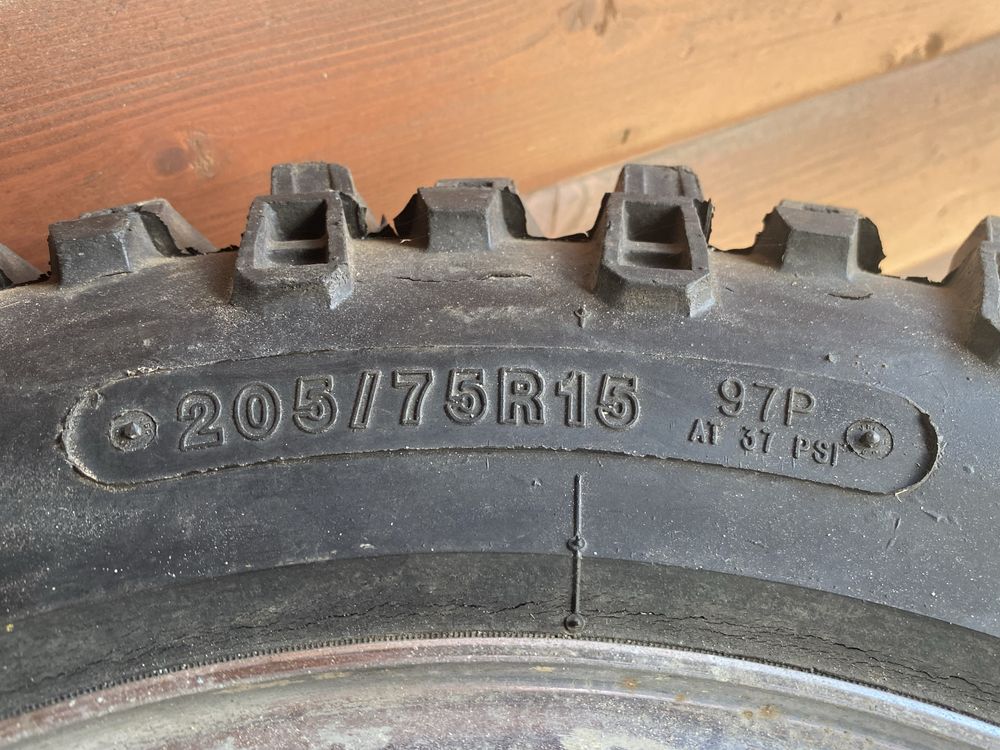 Opony 205/75R15 w teren