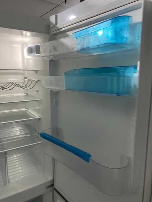 Frigorifico combinado zanussi branco