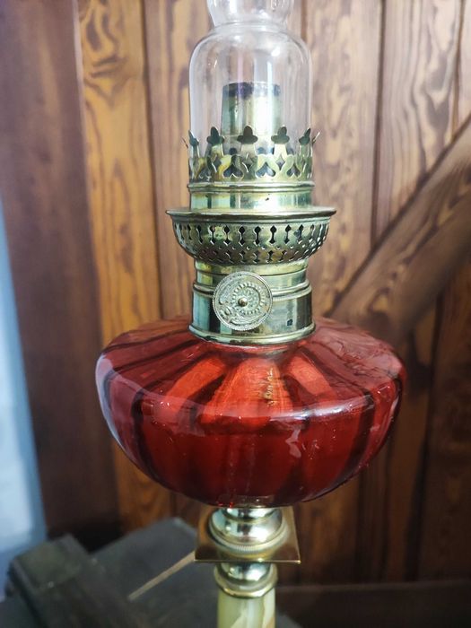 Kolumnowa lampa naftowa marmur mosiądz