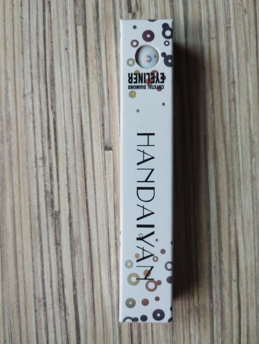 Eyeliner do powiek.