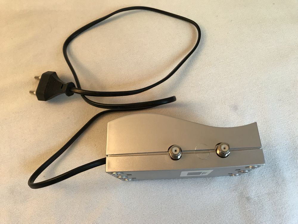 Amplificador de Antena HCA-1130 (Indoor) – Testado / Bom Estado