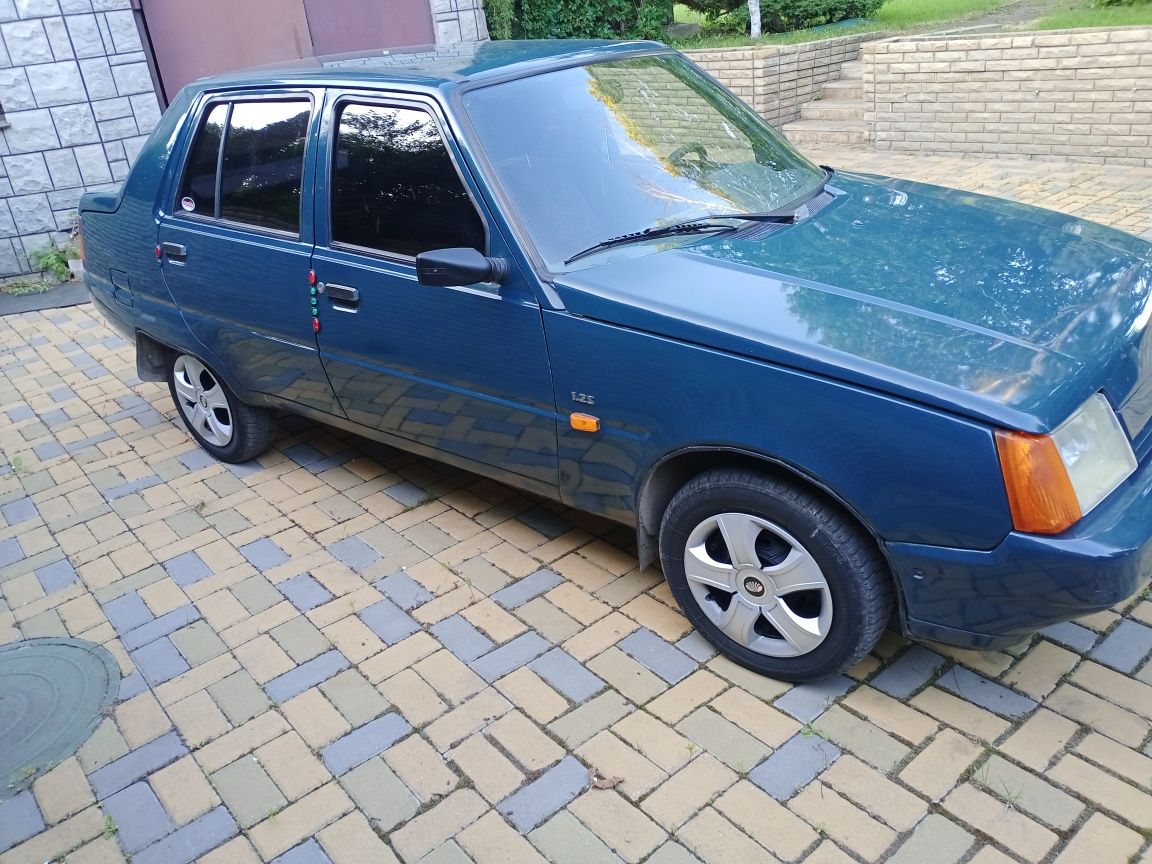 Продам автомобиль.
