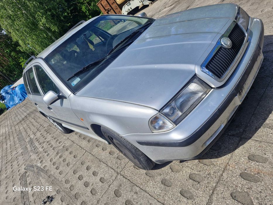Skoda Octavia I 1.6 benzyna 100KM w całości na części #412