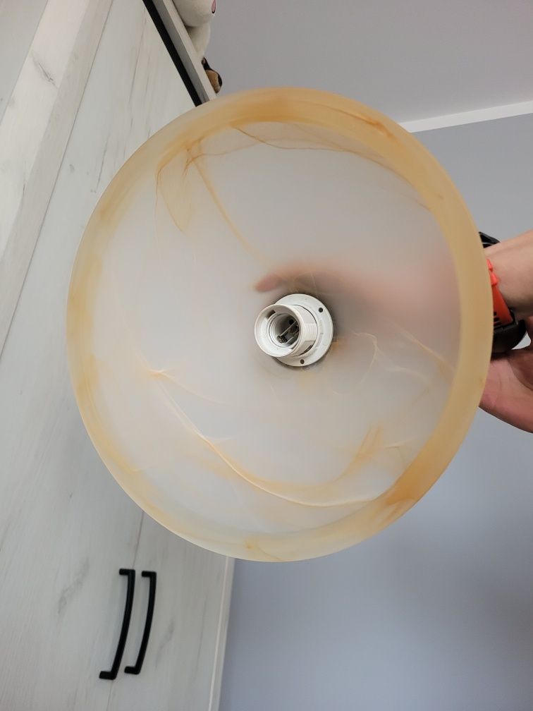 Lampa szklana z regulacją wysokości