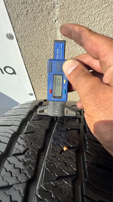 Шины б у 215/65R16c MAXXIS VANSMART SNOW WL2 зима