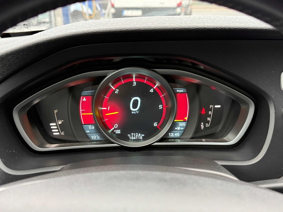 Sprzedam Volvo w rzadkiej konfiguracji D3 2015r