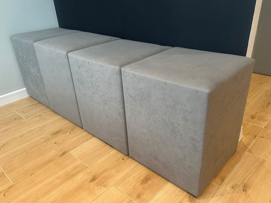 Zestaw wysokich 4 szarych puf