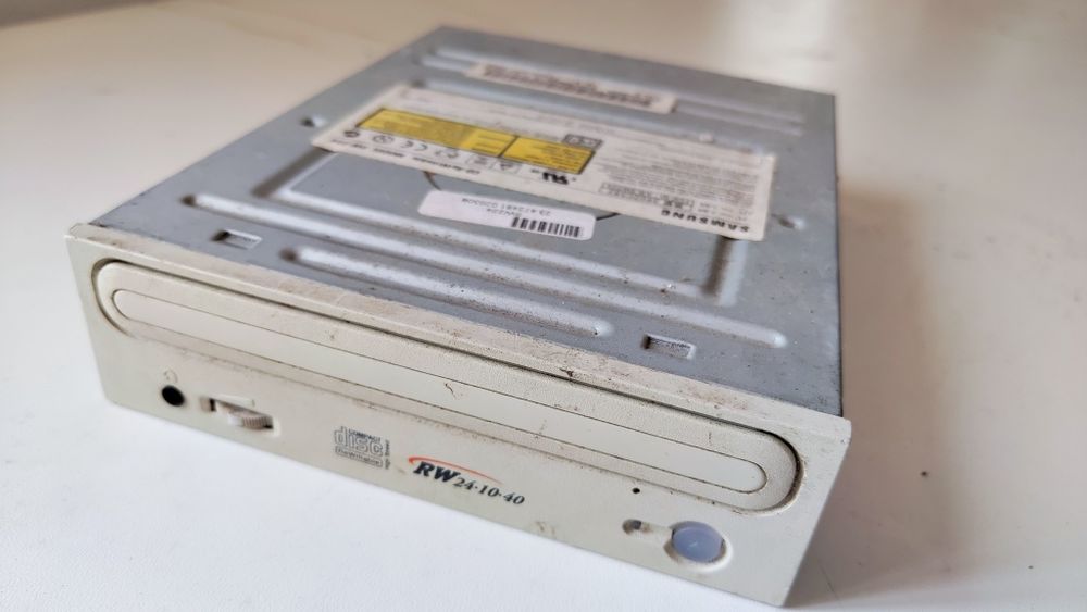 Leitor e gravador de CDs. Samsung