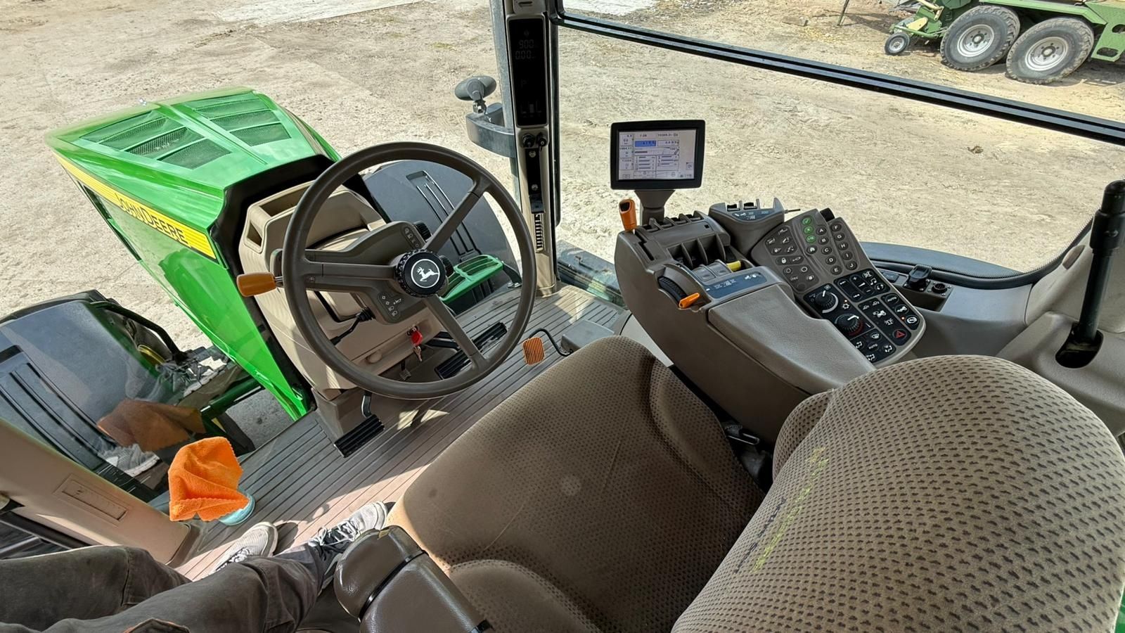 John deere  7230