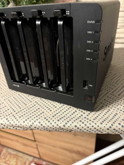 Synology DS415+ 8GB RAM, Intel 4 core