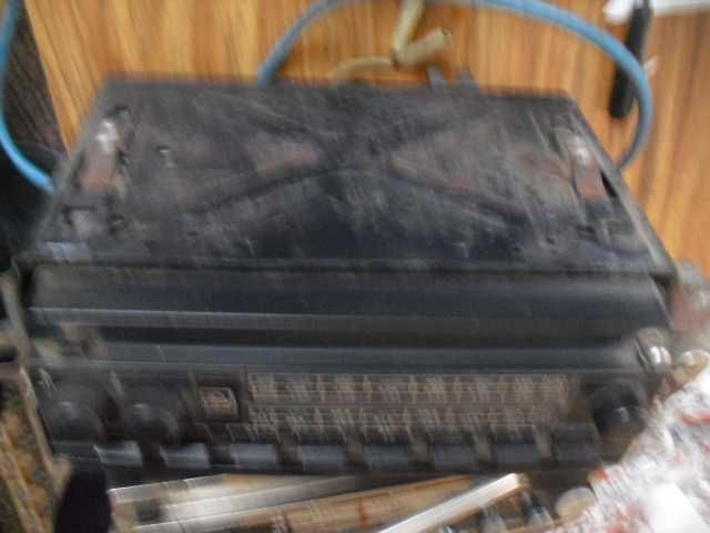 радіо штатне в автомобілі СРСР.