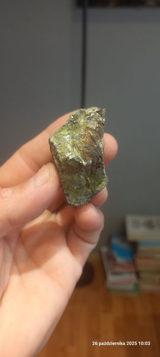 Minerały lelingit