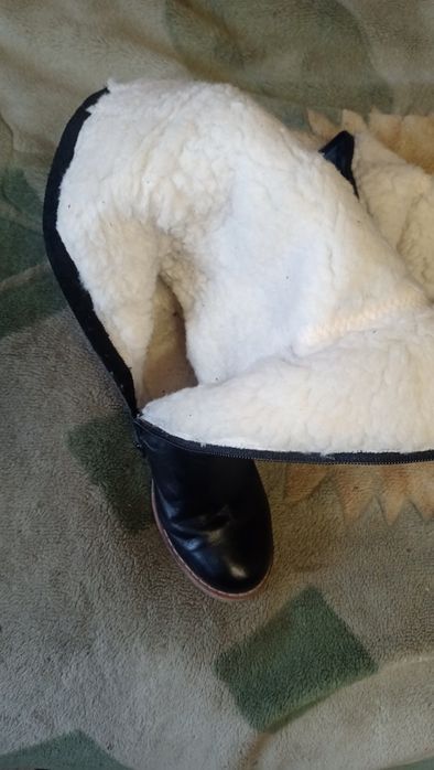 Нарядные кожаные сапоги на натуральном меху