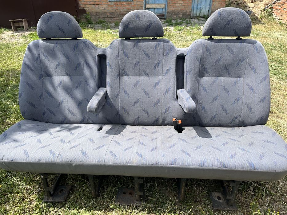 Сидіння 3ка задній ряд