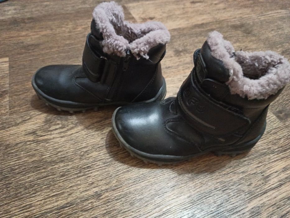 Продам зимние ботинки на мальчика
