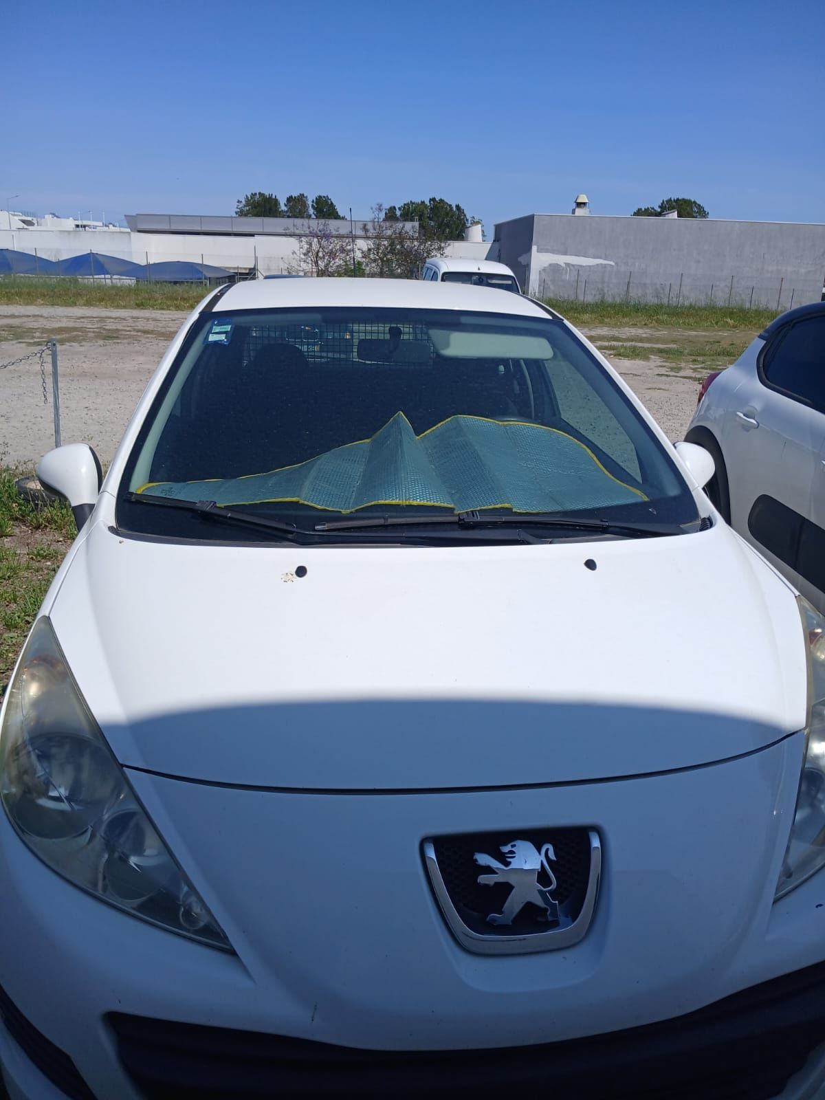 Peugeot 207, comercial, em excelente estado, só um proprietário!!!
