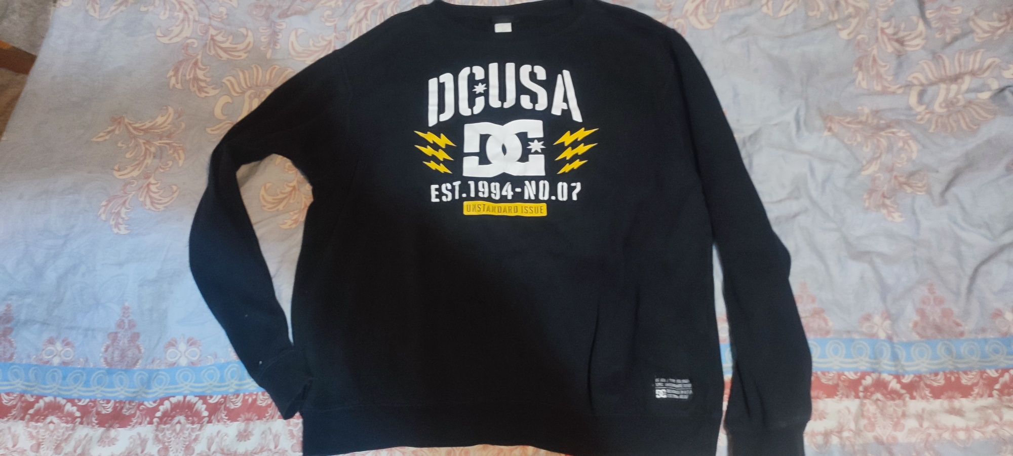 Продам чоловічий світшот DC розмір L.