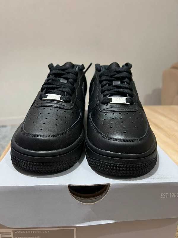 Czarny|Sportowe-Damskie Nike AirForce 1 UnisexTrampki 41