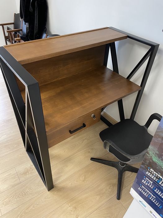 Recepcja do salonu beauty biurko drewno + stal
