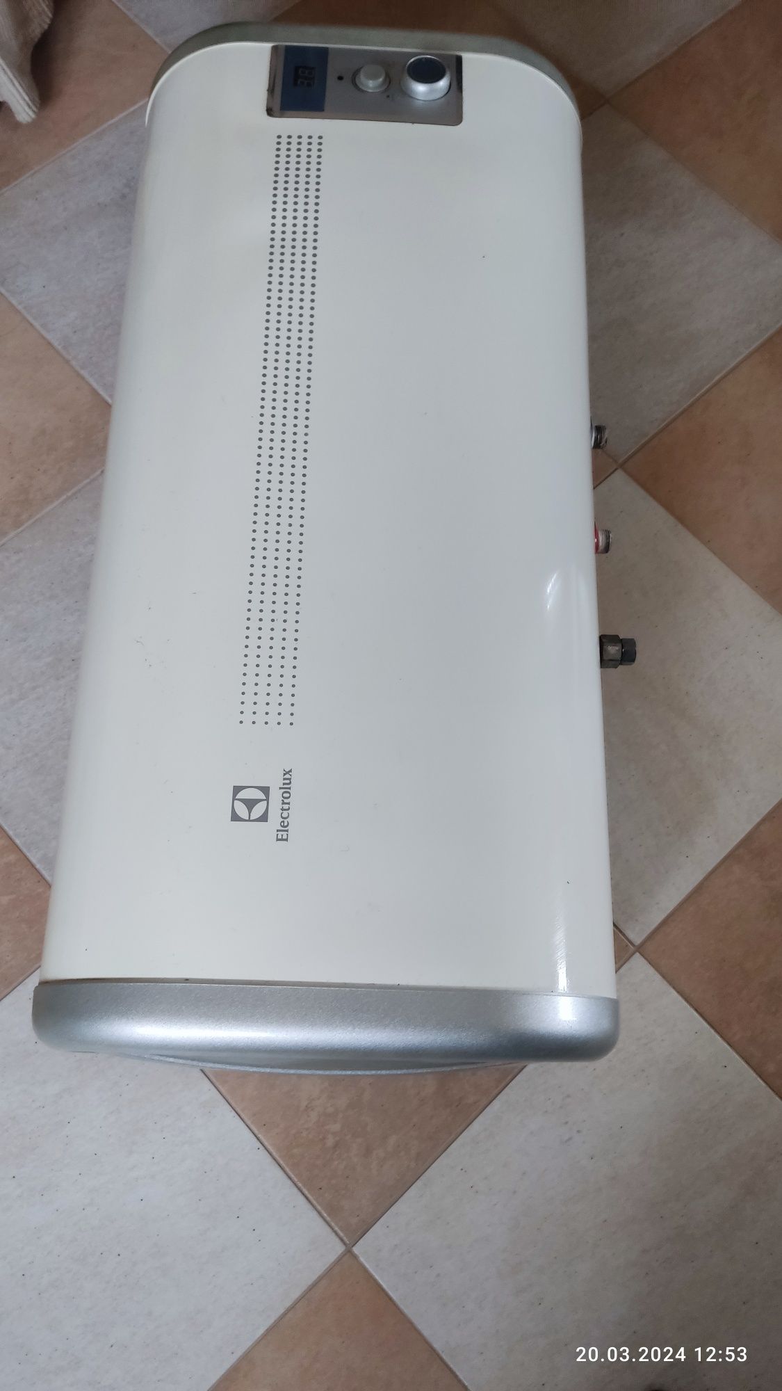 Продам. Водонагрівач Electrolux EWH 50 Centurio H

Детальніше: https:/