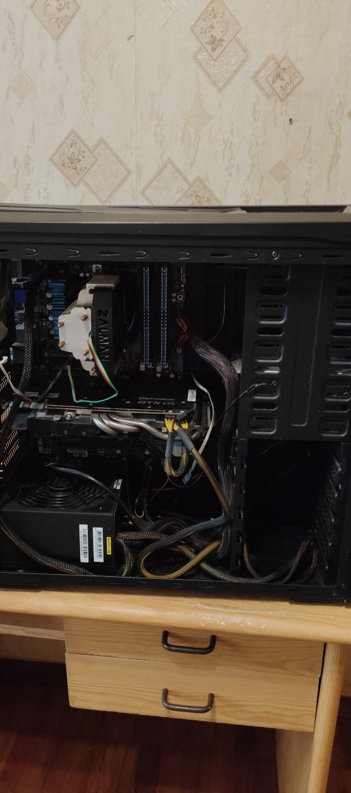 Ігровий комп'ютер + монітор LG+ акустична система Sven MS-320