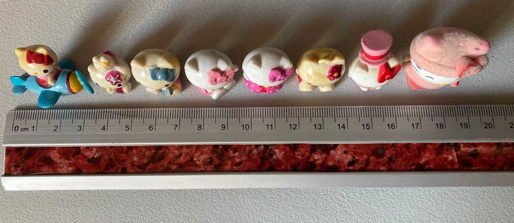 Conjunto de 8 Figurinhas Hello Kitty