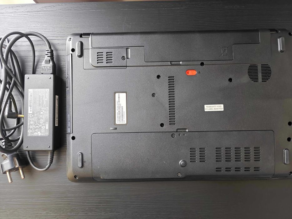 ноутбук Acer Aspire E1-531G / 15.6"/ i5 / 8GB DDR3 /128GB SSD /360HDD