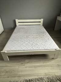 Łóżko białe drewniane