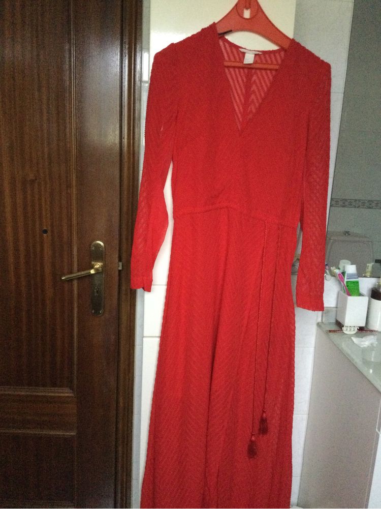 Bonito vestido vermelho