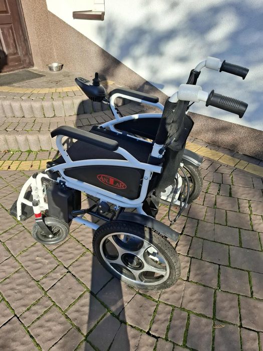 elektryczny wózek inwalidzki Antar AT52304