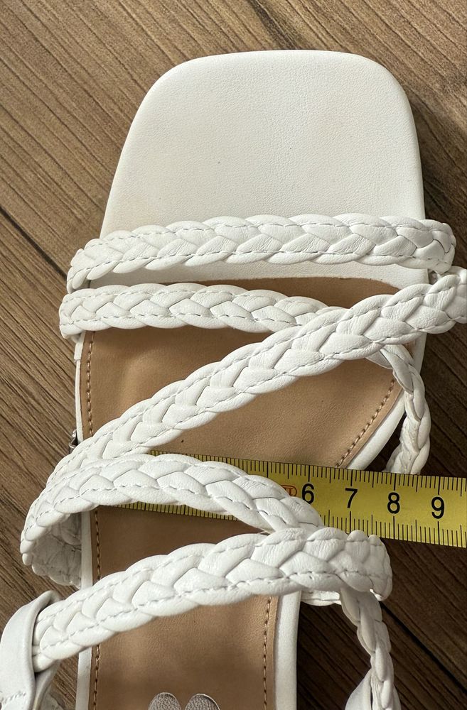 Белые босоножки ANSWEAR LAB
