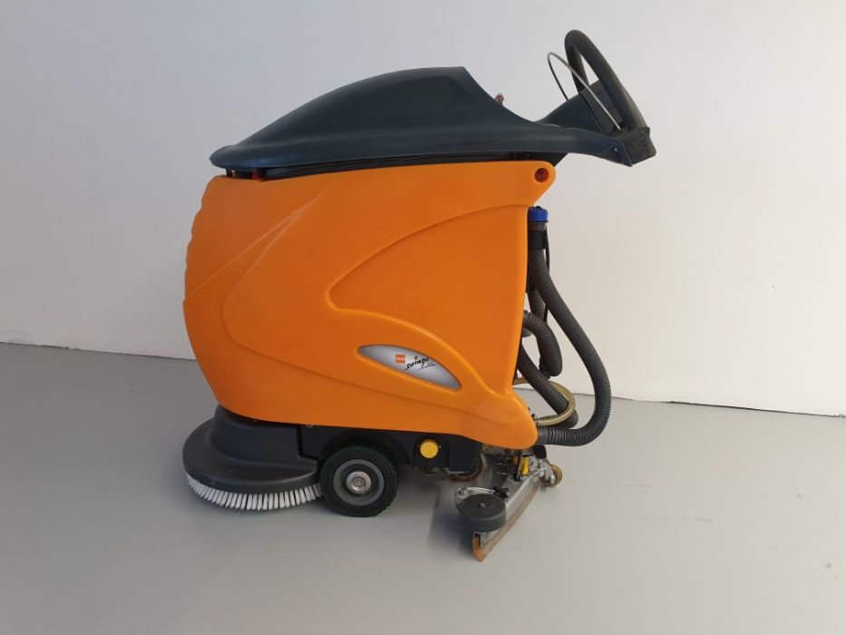 Taski Swingo 755B nowe baterie maszyna sprzątająca czyszcząca