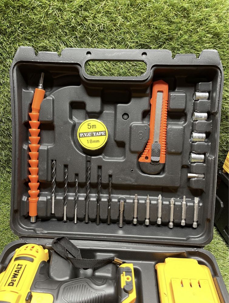 Потужний шуруповерт DeWalt 24V + подарунок