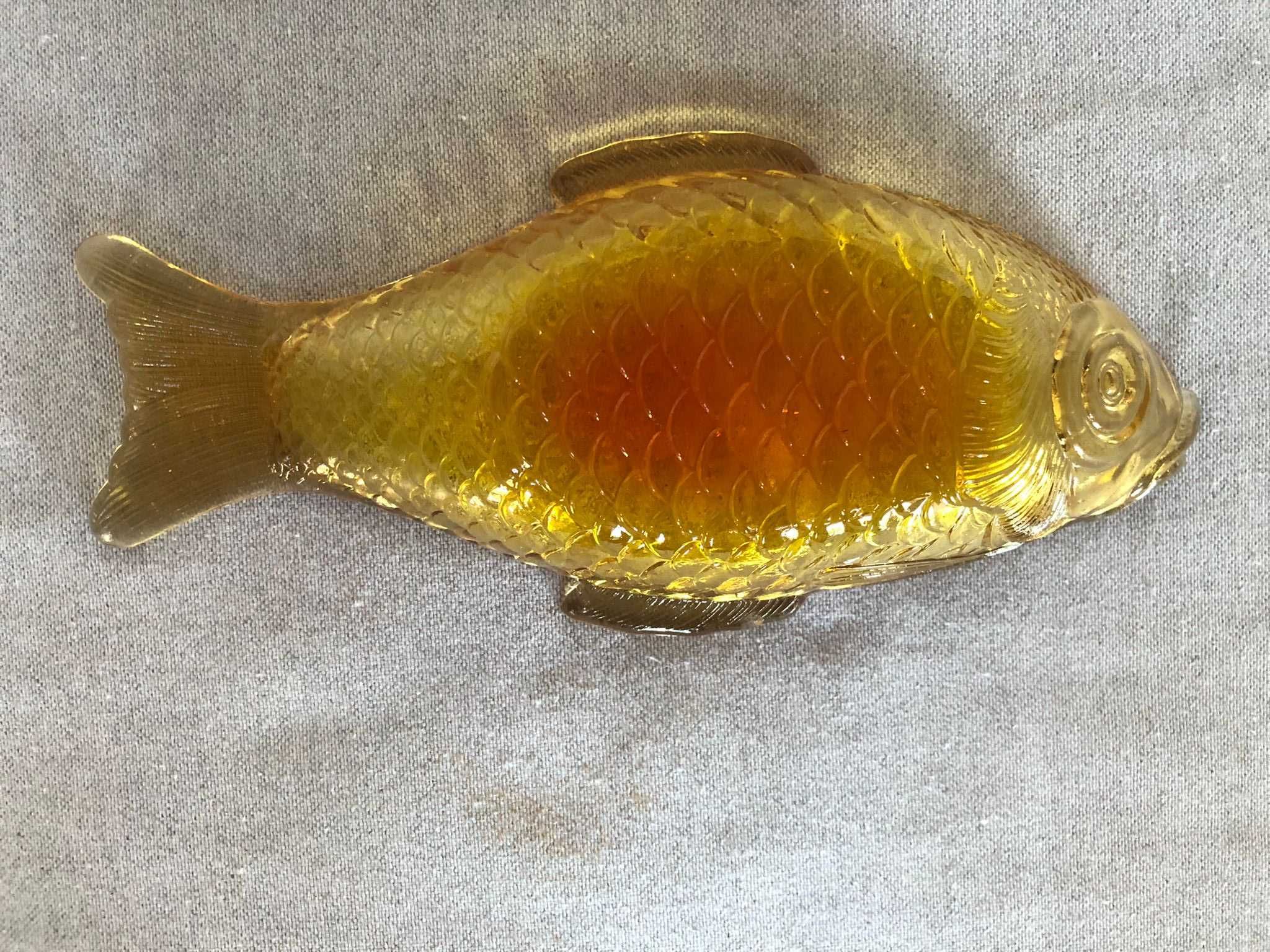 Travessa de Vidro Amarelo em forma de peixe