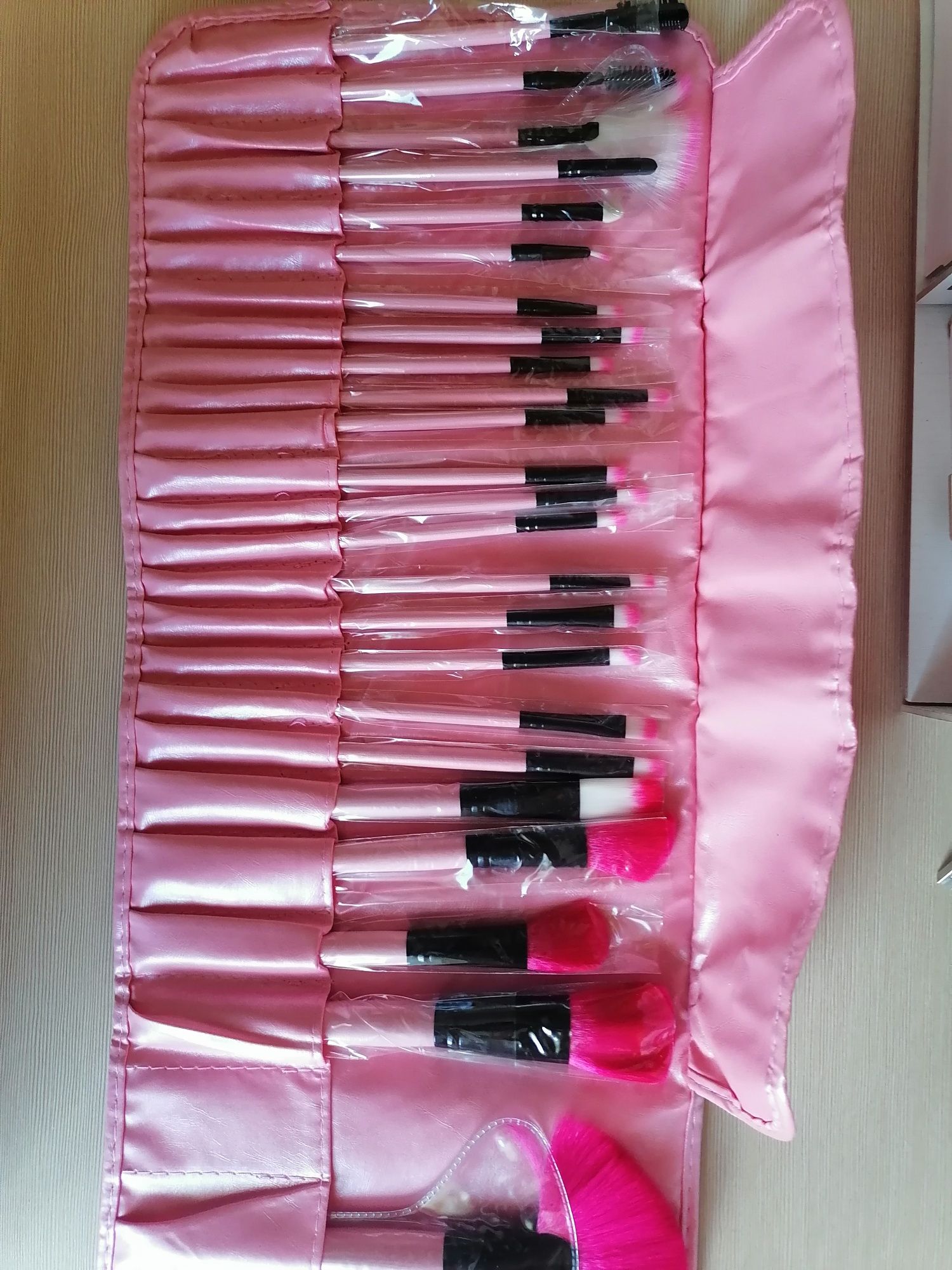 zestaw pędzli do makijażu 24szt. Tools for beauty