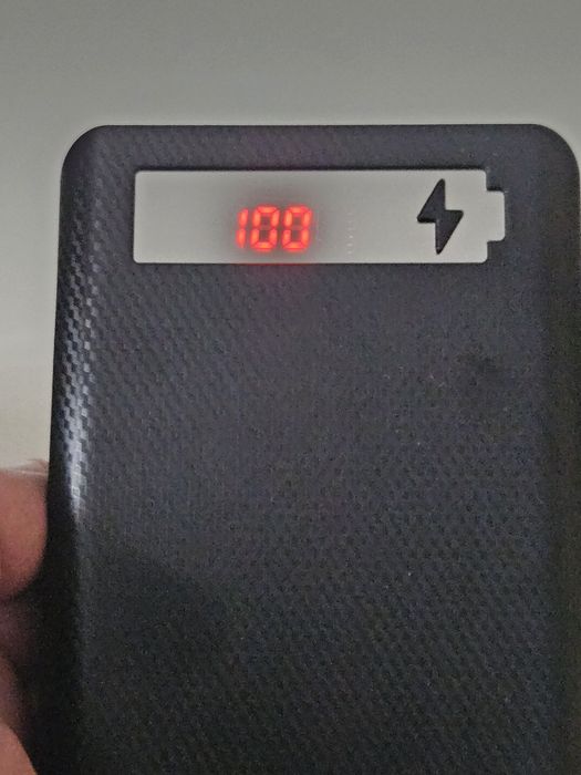 Повербанк  на 27200 mAh.