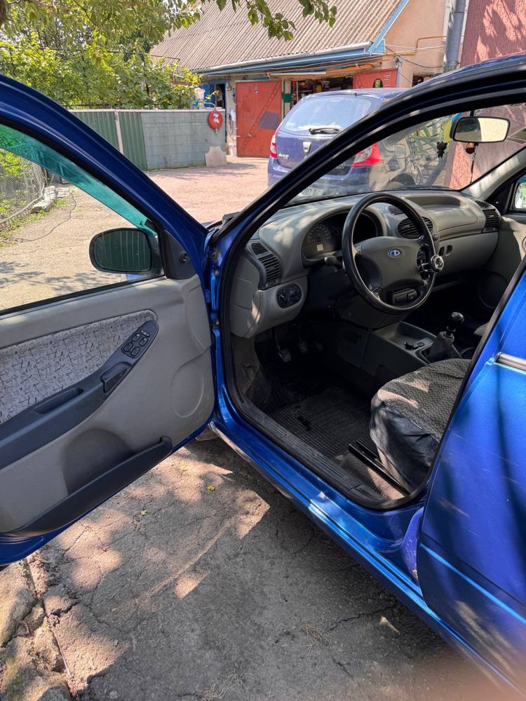 Продам автомобіль Лада Калина