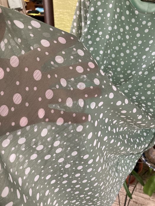 Продаю сукню , нова