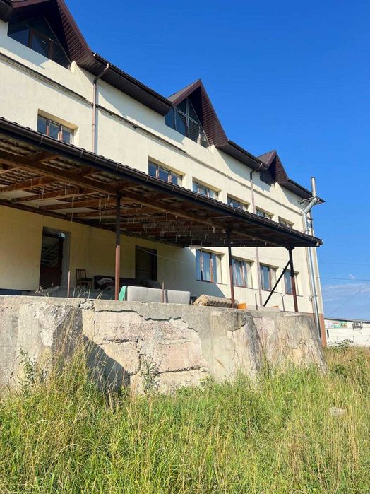 Продаж комерційного приміщення під ресторан та готель