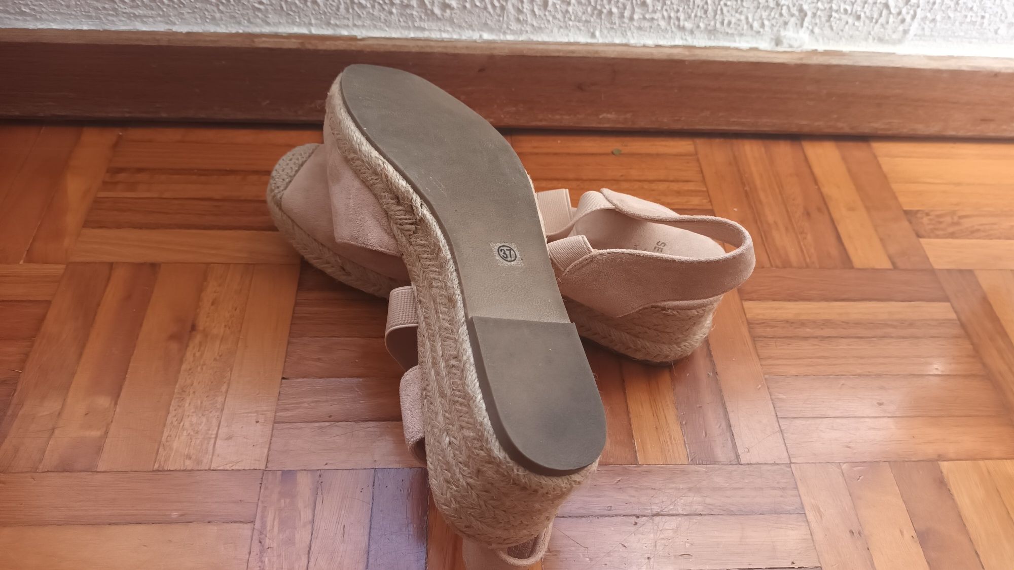 3 pares - Chinelos e sapatos de verão